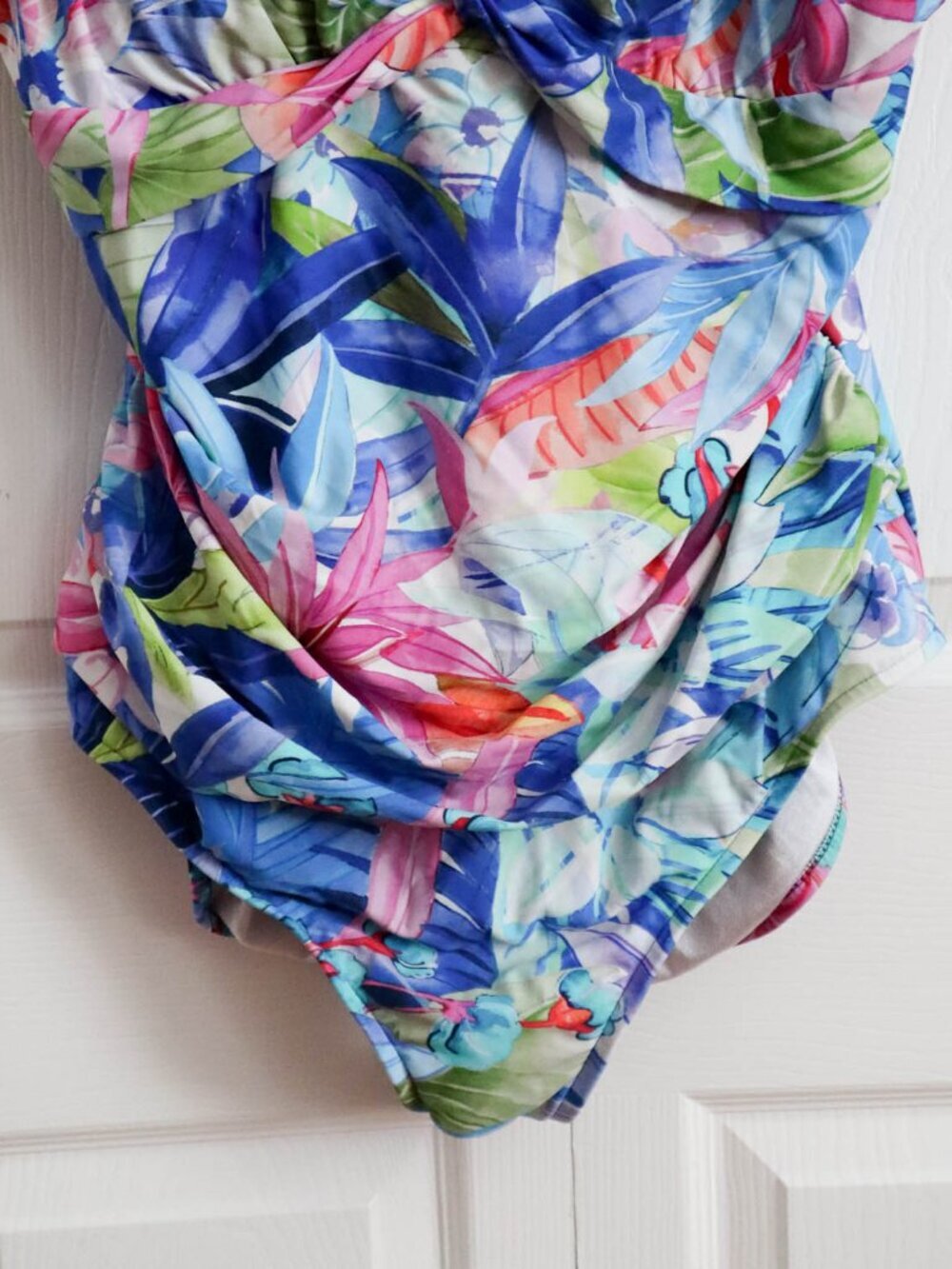 Maxine of Hollywood One Piece Swimsuit Bathing Suit Tropical Floral Sz 18 - Picture 3 of 7